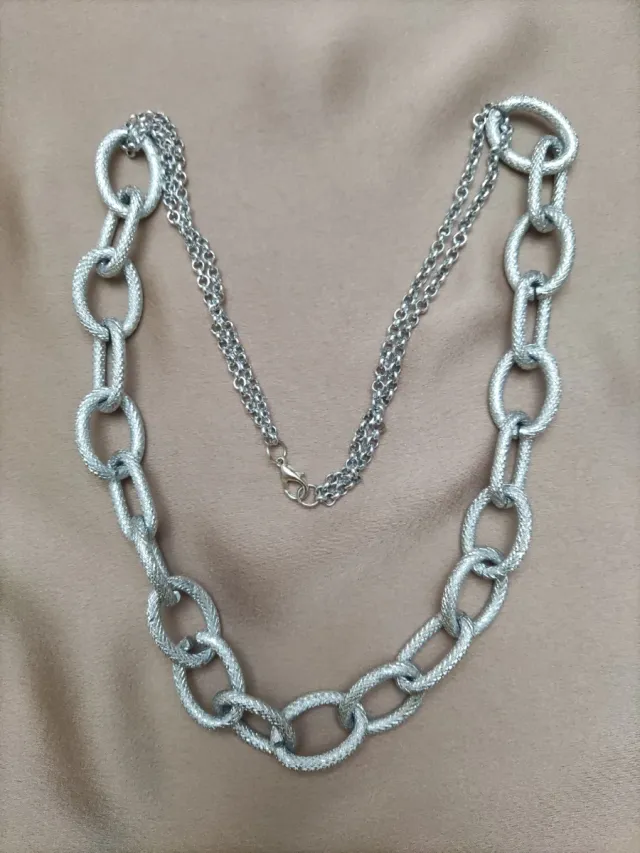Collana lunga a catena color argento