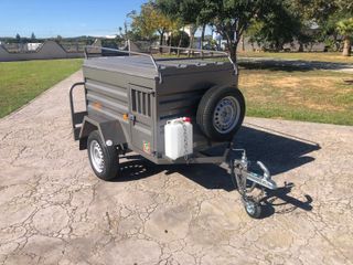 Remolque cerrado para perros