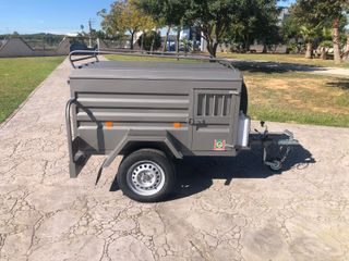 Remolque cerrado para perros