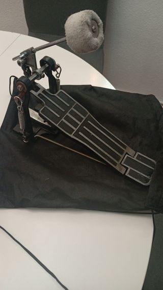 Pedal de bombo para batería