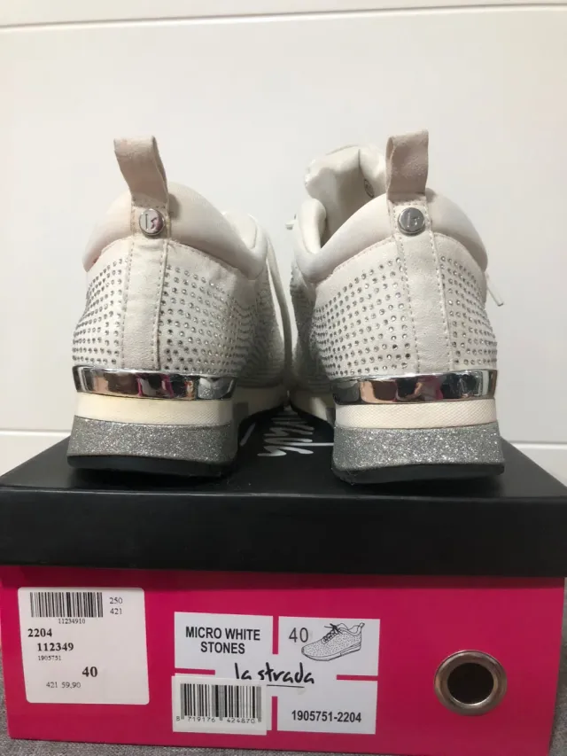 Zapatillas deportivas mujer talla 40.La Strada