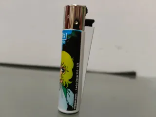 Set 8 accendini Lady Oscar + espositore