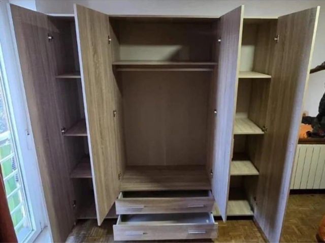 Armario blanco de madera