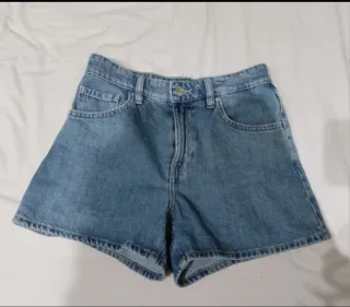 Pack Falda de Bershka y Pantalón de Mango