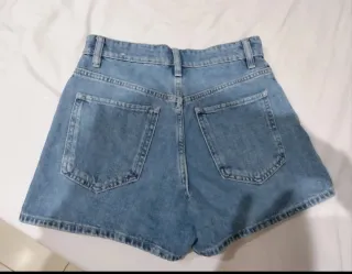 Pack Falda de Bershka y Pantalón de Mango