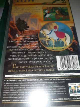 2 Películas VHS: FernGully y La Princesa Cisne