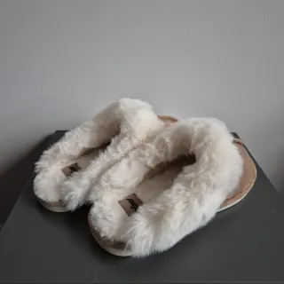 Pantofole imbottite con pelliccia