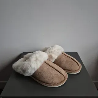 Pantofole imbottite con pelliccia