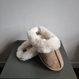 Pantofole imbottite con pelliccia