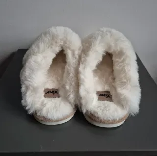 Pantofole imbottite con pelliccia