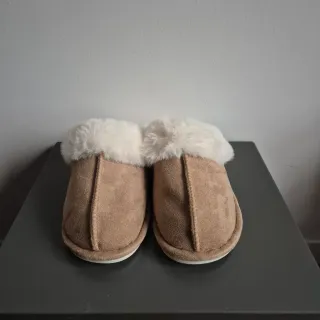 Pantofole imbottite con pelliccia