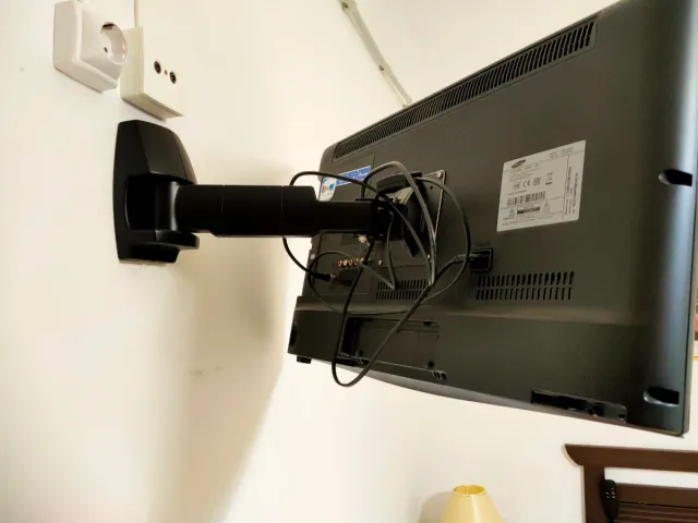 Televisor Samsung 28 Negro se incluye soporte