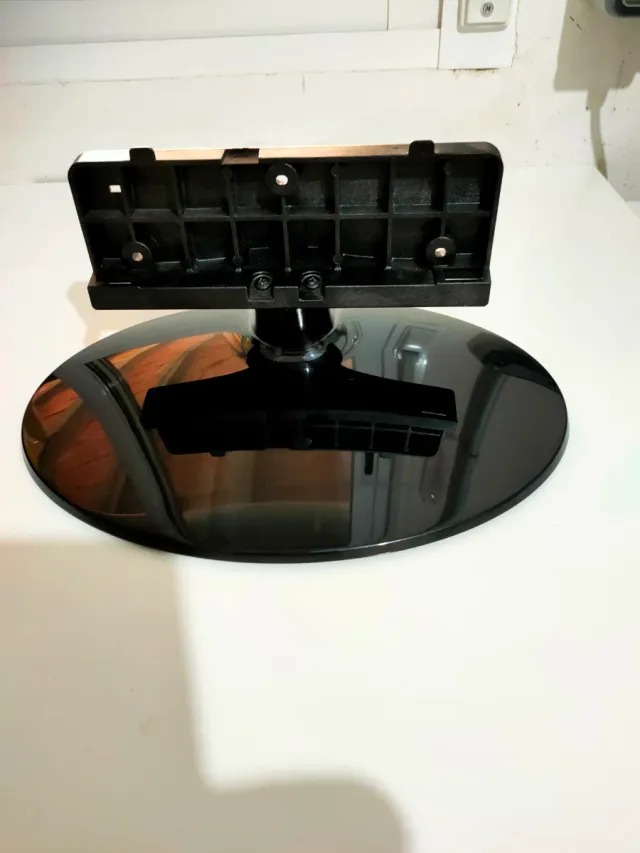 Televisor Samsung 28 Negro se incluye soporte