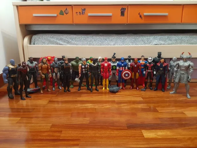 24 Figuras Marvel 30cm