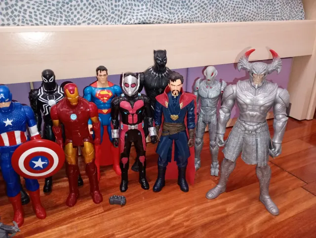 24 Figuras Marvel 30cm