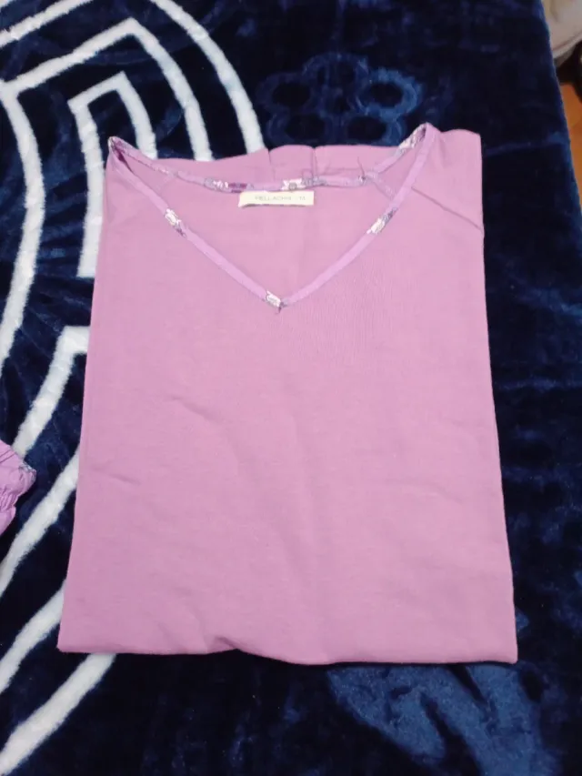 Pijama floral morado y rosa