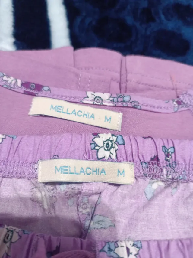 Pijama floral morado y rosa