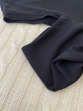 Blusa negra escote V reversible