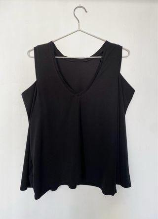 Blusa negra escote V reversible
