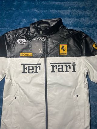 Chaqueta Ferrari Negra y Blanca