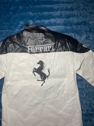 Chaqueta Ferrari Negra y Blanca
