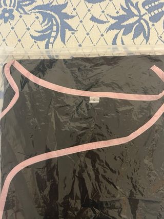 Casaca de trabajo negra con ribete rosa Talla s