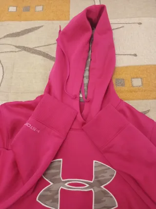 Sudadera Under Armour rosa con logo