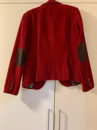 Chaqueta pana marca Cortefiel