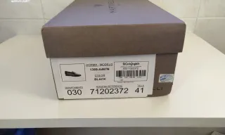 Zapatos negros con tachuelas Talla 41