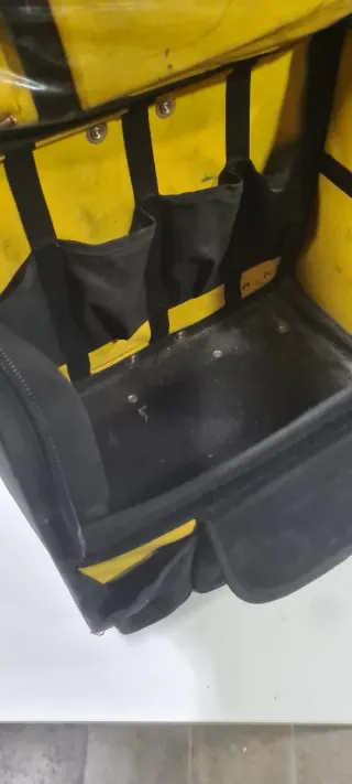 Maleta de herramientas Stanley con ruedas