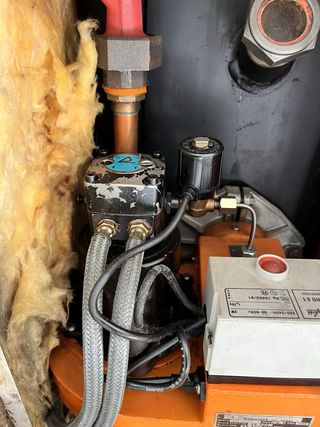 Caldera gasolio con serbatoio