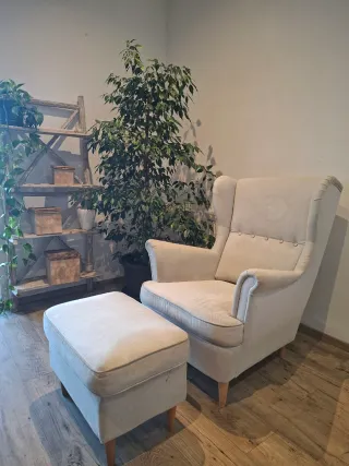 Butaca beige con buf