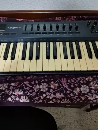 Oxygen 49 Teclado MIDI .Incluye cable