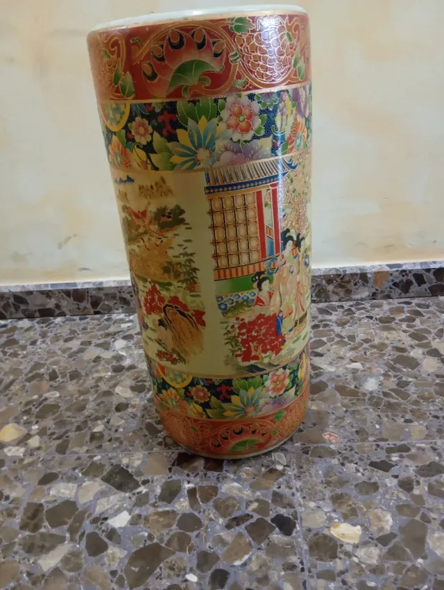 Paragüero de cerámica oriental