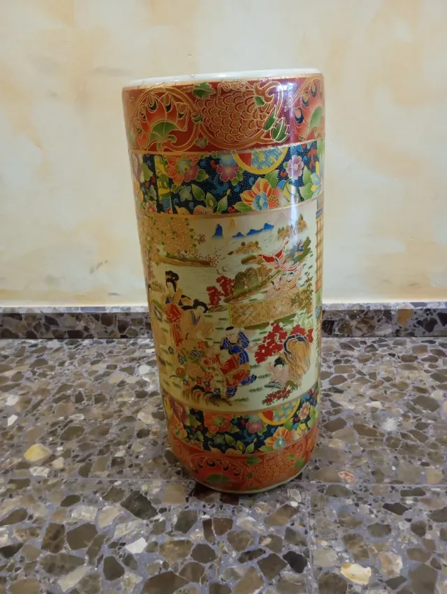 Paragüero de cerámica oriental