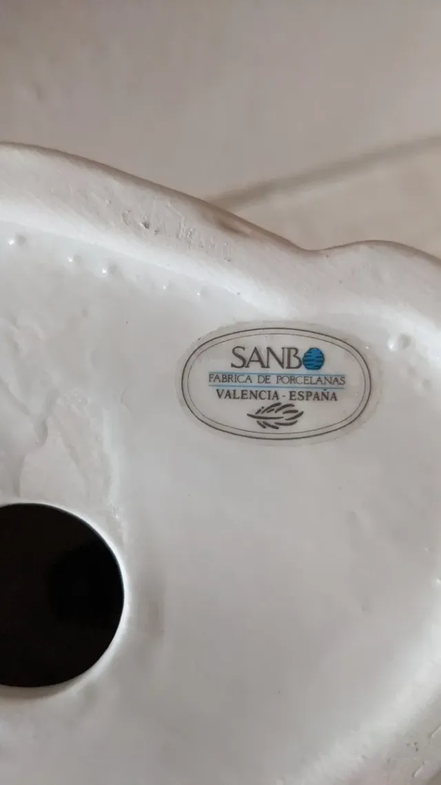 Figura cerámica niños con pato