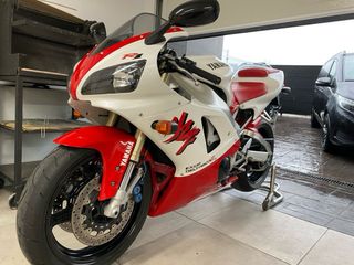 Yamaha R1 Roja y Blanca Año 1998