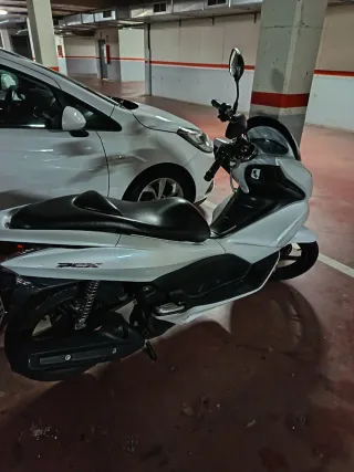 Moto Honda PCX 125 Blanca