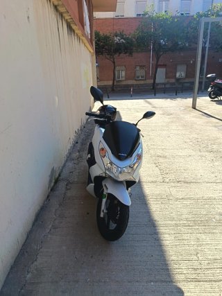 Moto Honda PCX 125 Blanca