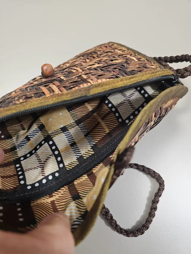 Borsetta artigianale intrecciata