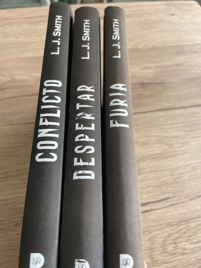 crónicas vampíricas: - Despertar/Conflicto/Furia