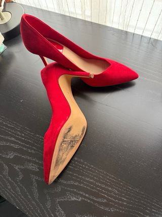 Zapatos de tacón Stradivarius rojos