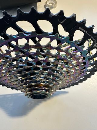 Cassette SRAM XX1 10-52 y Cadena Rainbow