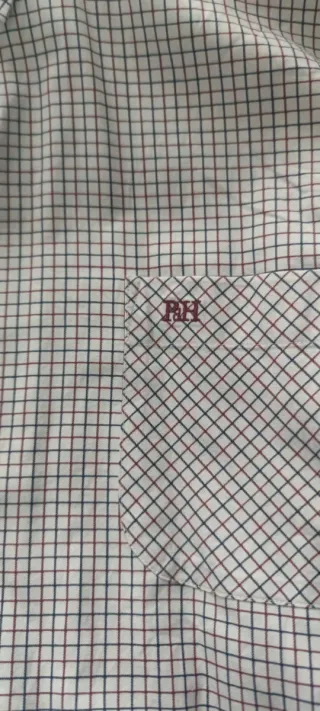 Camisa de cuadros beige, granate y negra