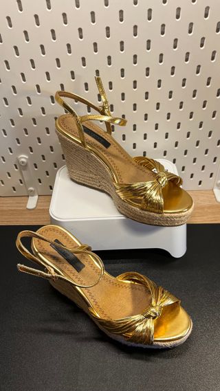 Sandalias cuña doradas Kamome