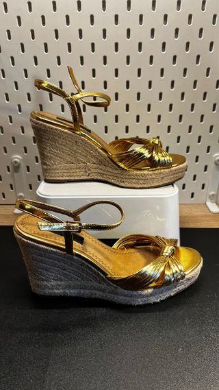 Sandalias cuña doradas Kamome