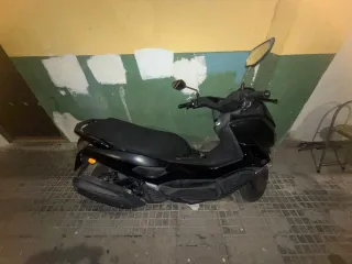 Yamaha NMAX Motocicleta