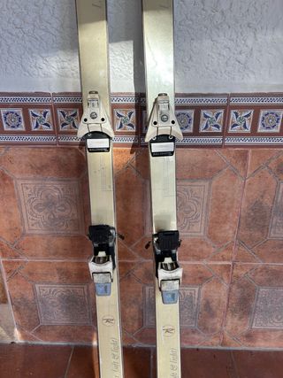 Esquís Rossignol Lumiere con fijaciones Salomon