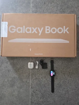 Samsung Galaxy Book4+Cuffie Bluetooth e Smartwatch