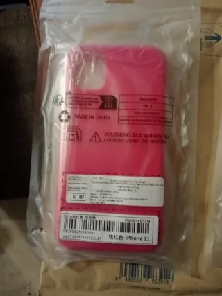 Fundas iPhone 11 . Precio por unidad. 2x5€